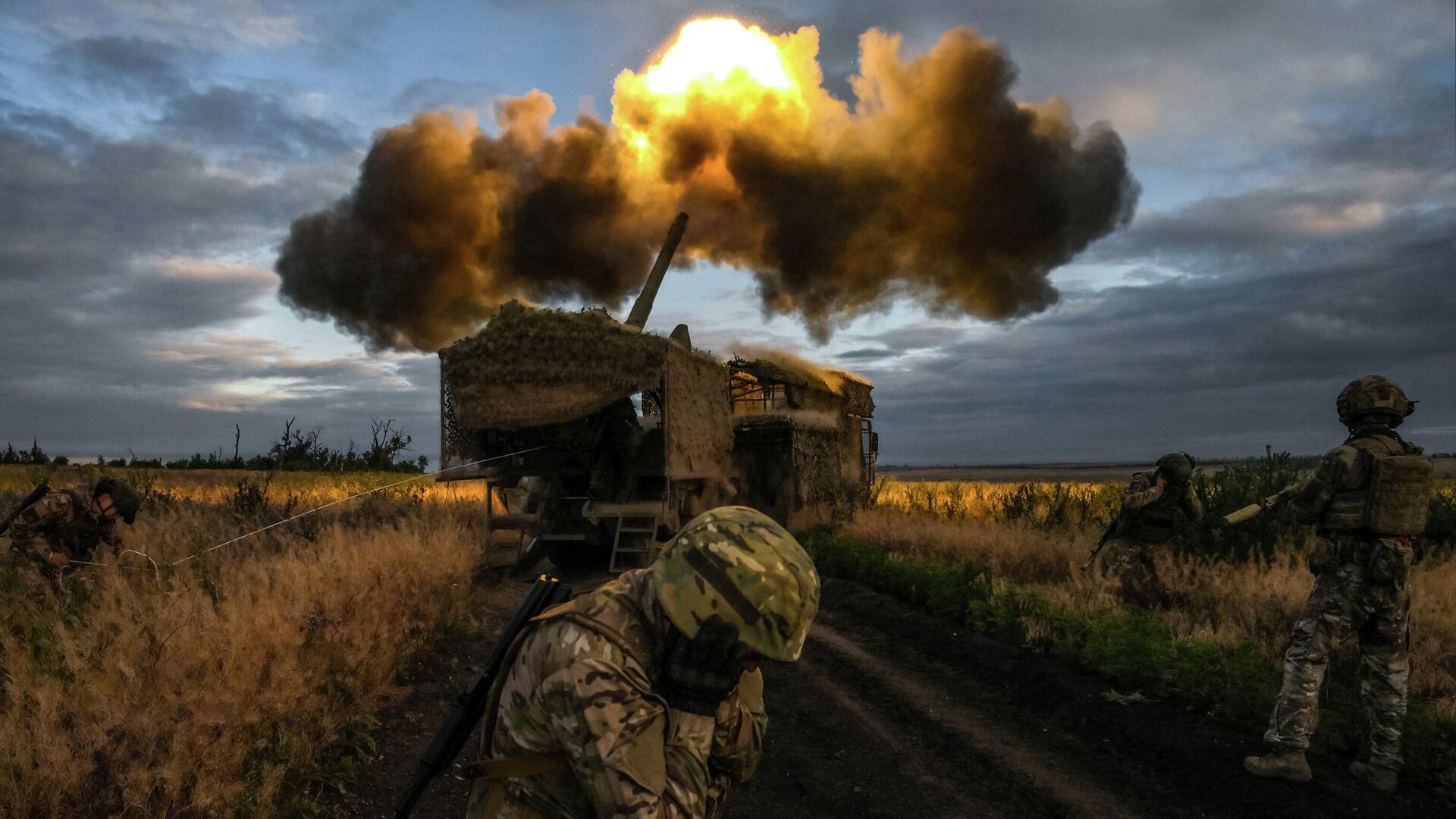 ВС России уничтожили эшелон с боеприпасами в Днепропетровской области
